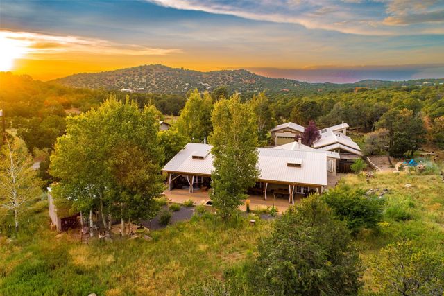 10 Sabina Lane, Santa Fe, NM 87508