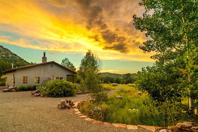 10 Sabina Lane, Santa Fe, NM 87508