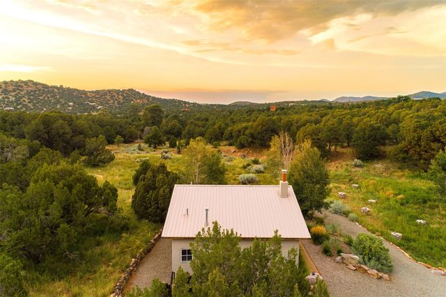 10 Sabina Lane, Santa Fe, NM 87508