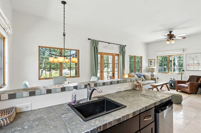 10 Sabina Lane, Santa Fe, NM 87508