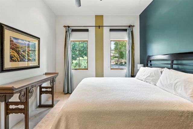 10 Sabina Lane, Santa Fe, NM 87508