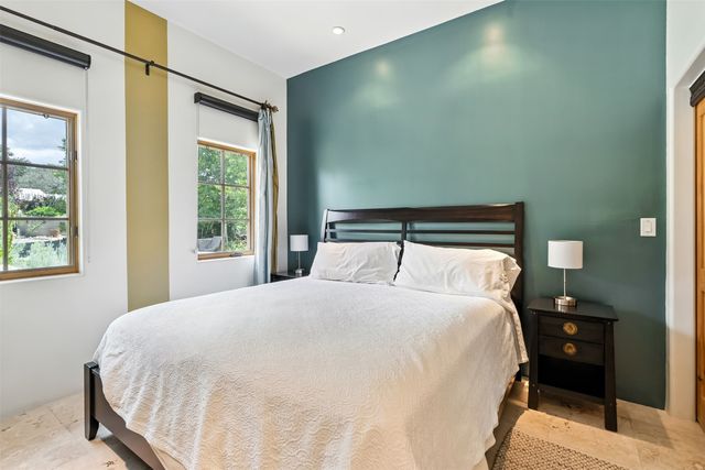 10 Sabina Lane, Santa Fe, NM 87508