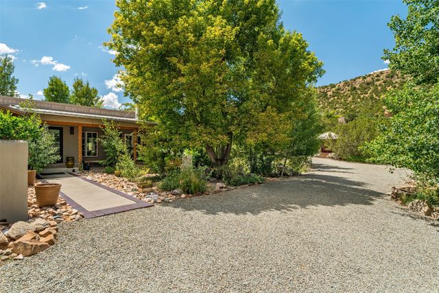 10 Sabina Lane, Santa Fe, NM 87508