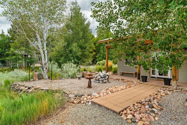 10 Sabina Lane, Santa Fe, NM 87508