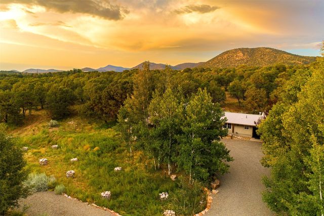 10 Sabina Lane, Santa Fe, NM 87508