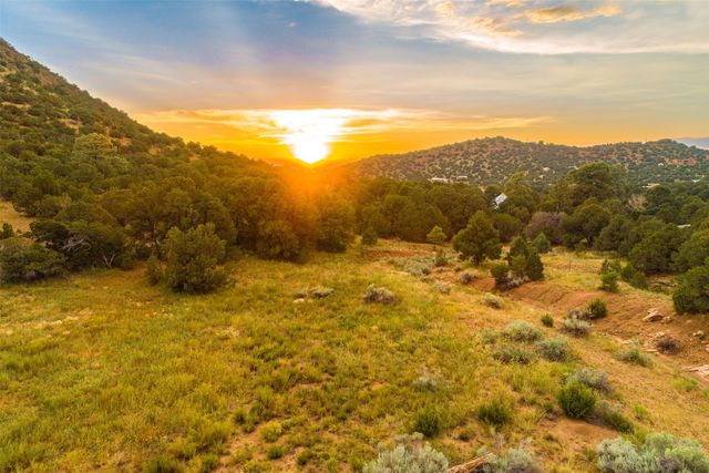 10 Sabina Lane, Santa Fe, NM 87508