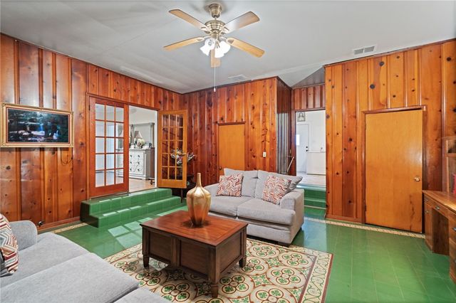 125 E. Avenue F., Robstown, TX 78380