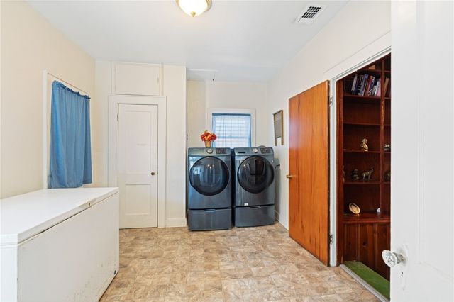 125 E. Avenue F., Robstown, TX 78380