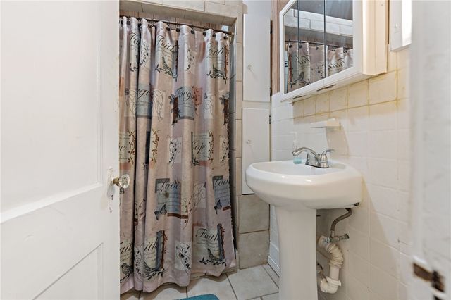 125 E. Avenue F., Robstown, TX 78380