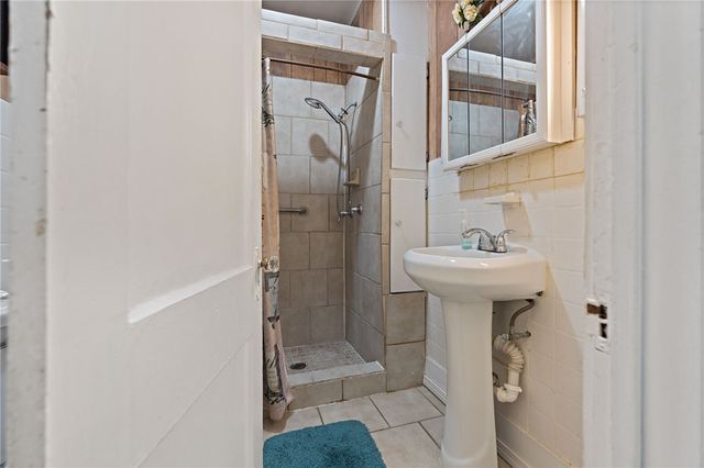 125 E. Avenue F., Robstown, TX 78380