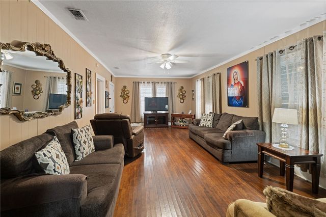 125 E. Avenue F., Robstown, TX 78380