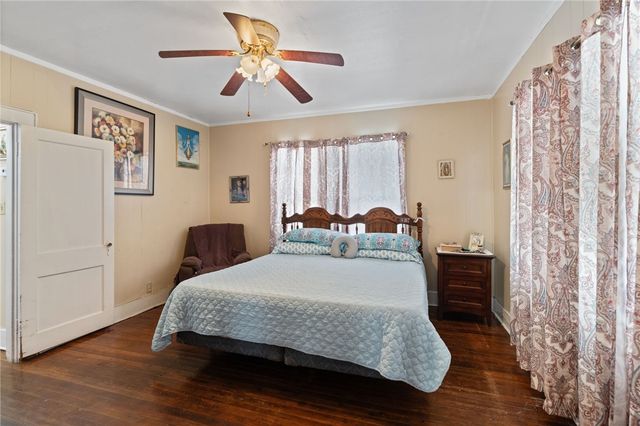 125 E. Avenue F., Robstown, TX 78380