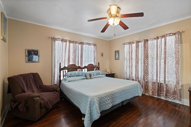 125 E. Avenue F., Robstown, TX 78380