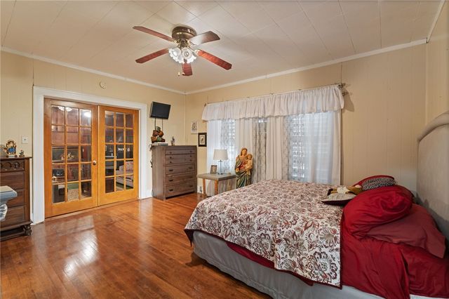 125 E. Avenue F., Robstown, TX 78380