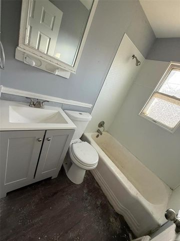 744 Kelvin Drive, St Louis, MO 63137