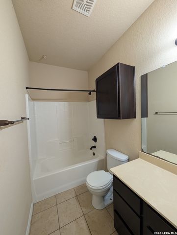 1032 BROWN ROCK DR, New Braunfels, TX 78130