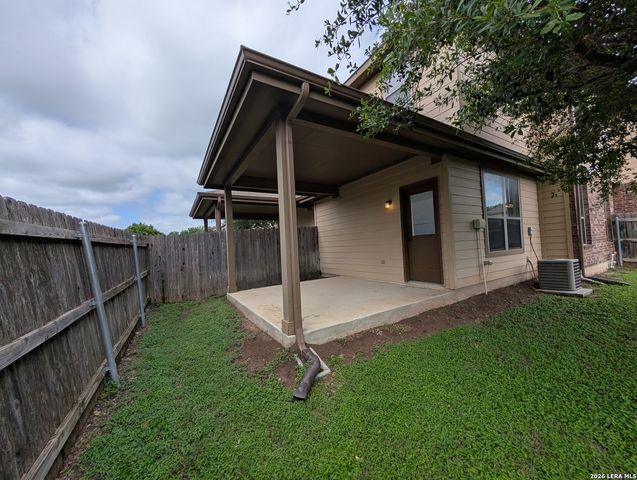 1032 BROWN ROCK DR, New Braunfels, TX 78130