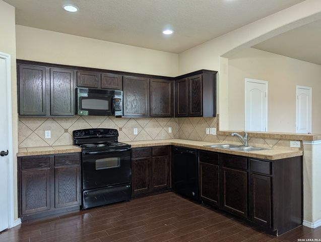 1032 BROWN ROCK DR, New Braunfels, TX 78130