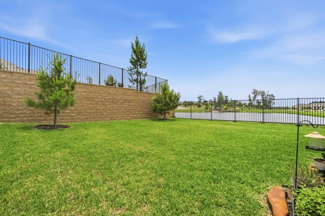 6168 White Spruce Drive, Conroe, TX 77304