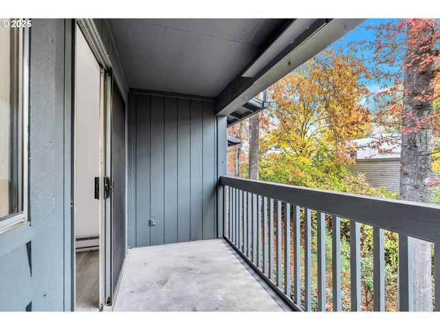 650 Sw MEADOW Dr 222, Beaverton, OR 97006