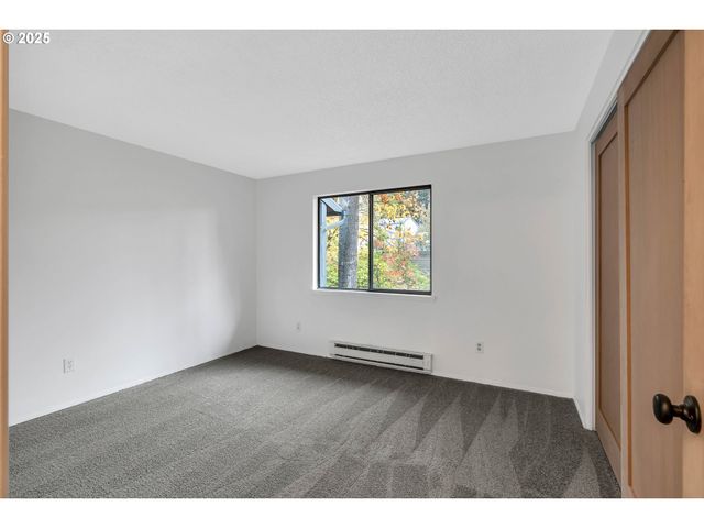 650 Sw MEADOW Dr 222, Beaverton, OR 97006