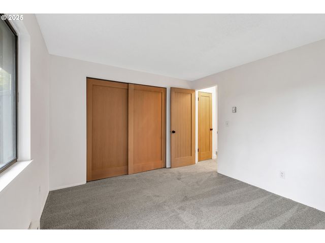 650 Sw MEADOW Dr 222, Beaverton, OR 97006