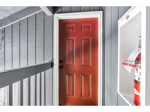 650 Sw MEADOW Dr 222, Beaverton, OR 97006