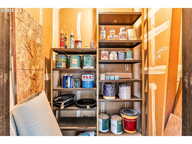 650 Sw MEADOW Dr 222, Beaverton, OR 97006