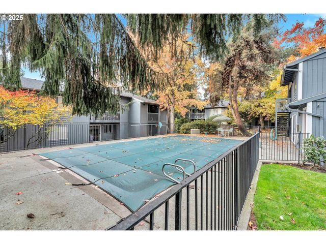 650 Sw MEADOW Dr 222, Beaverton, OR 97006