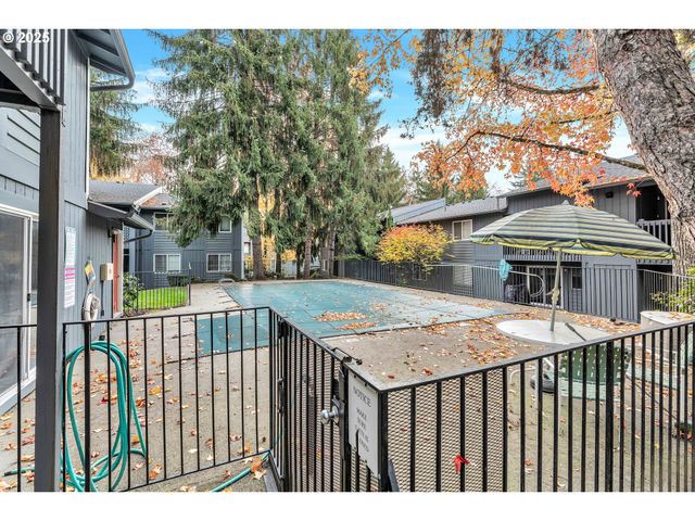 650 Sw MEADOW Dr 222, Beaverton, OR 97006