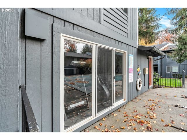 650 Sw MEADOW Dr 222, Beaverton, OR 97006