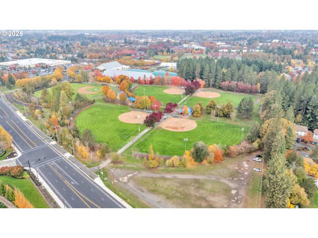 650 Sw MEADOW Dr 222, Beaverton, OR 97006