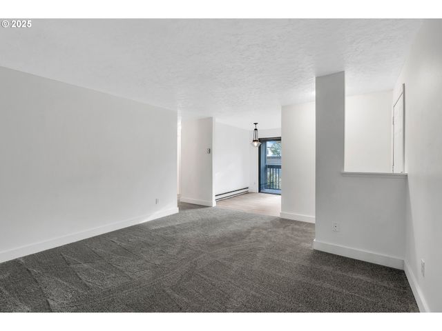 650 Sw MEADOW Dr 222, Beaverton, OR 97006