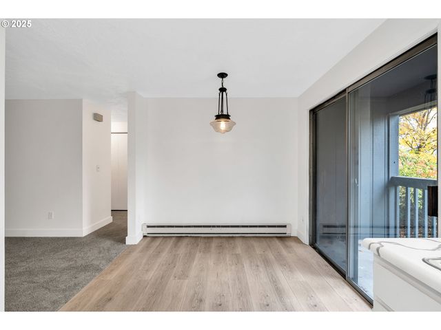 650 Sw MEADOW Dr 222, Beaverton, OR 97006