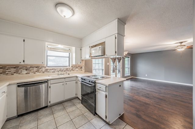 245 Gordon Drive, Azle, TX 76020