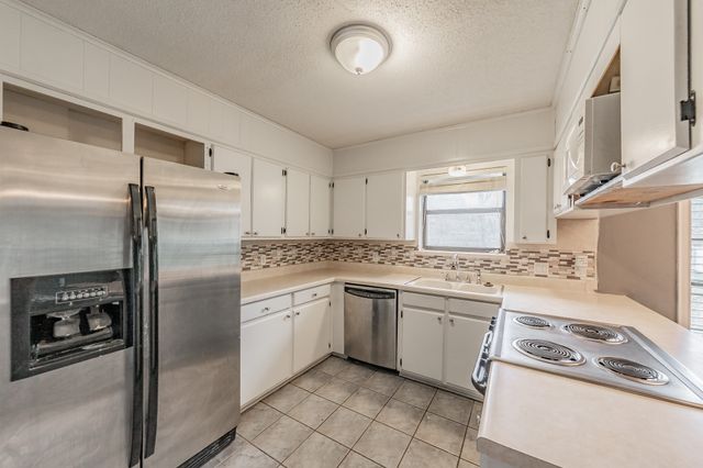 245 Gordon Drive, Azle, TX 76020