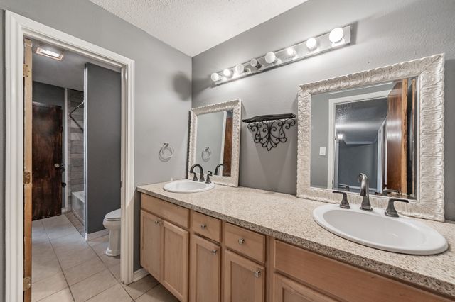 245 Gordon Drive, Azle, TX 76020