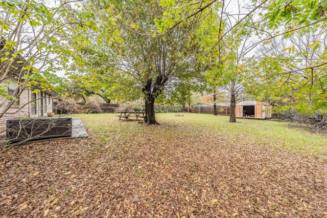 245 Gordon Drive, Azle, TX 76020