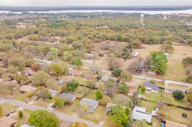 245 Gordon Drive, Azle, TX 76020