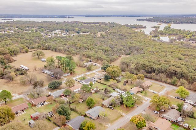 245 Gordon Drive, Azle, TX 76020