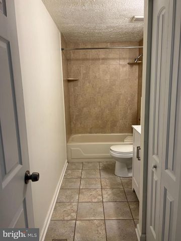 65 VANDERBILT CT, Sicklerville, NJ 08081