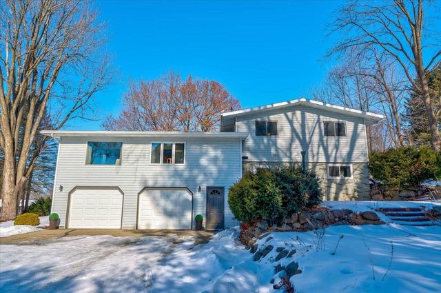 1103 Hillcrest Road, Black Earth, WI 53515