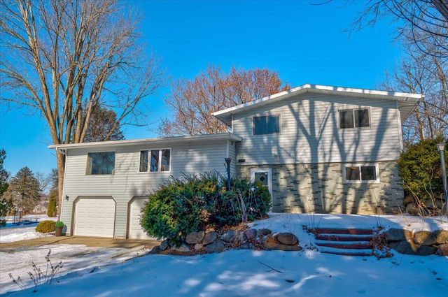 1103 Hillcrest Road, Black Earth, WI 53515