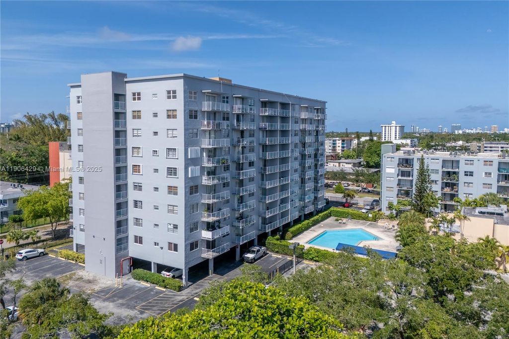 1470 NE 125th Ter PH9, North Miami, FL 33161