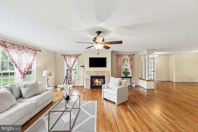 1564 PERRY RD, Winchester, VA 22602