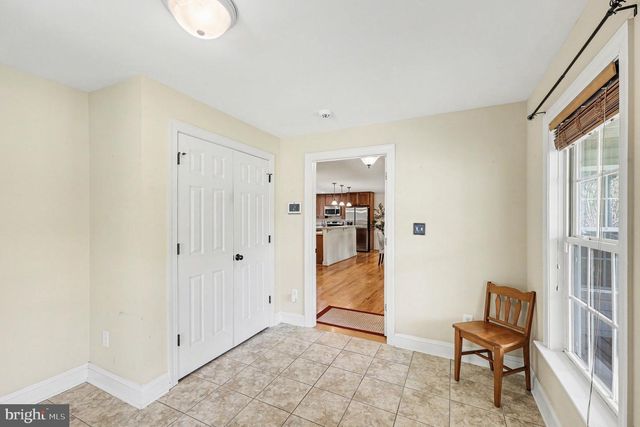 1564 PERRY RD, Winchester, VA 22602