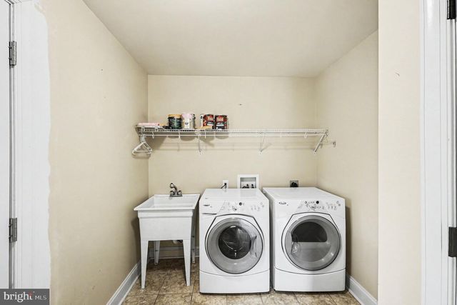 1564 PERRY RD, Winchester, VA 22602
