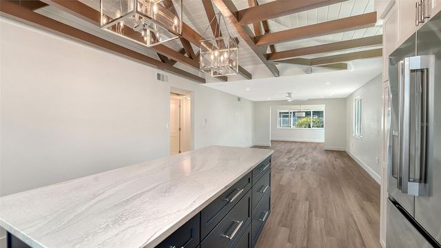 711 SPANISH DRIVE S, Longboat Key, FL 34228