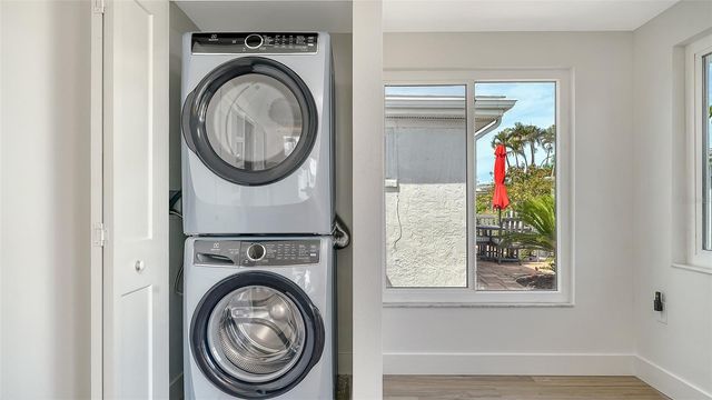 711 SPANISH DRIVE S, Longboat Key, FL 34228