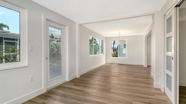 711 SPANISH DRIVE S, Longboat Key, FL 34228